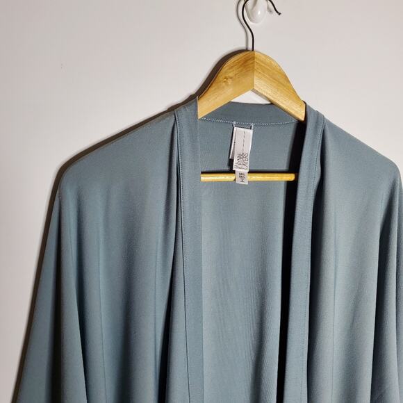 Wynne Layers blue drape dolman sleeve Large Cardigan Sweater Excellent condition - Picture 2 of 9
